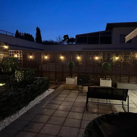 Lägenhet Sloneczny Penthouse Z Tarasem I Jacuzzi 8 2 Osob Stadion Narodowy Francuska