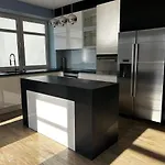 Sloneczny Penthouse Z Tarasem I Jacuzzi 8 2 Osob Stadion Narodowy Francuska Apartmán