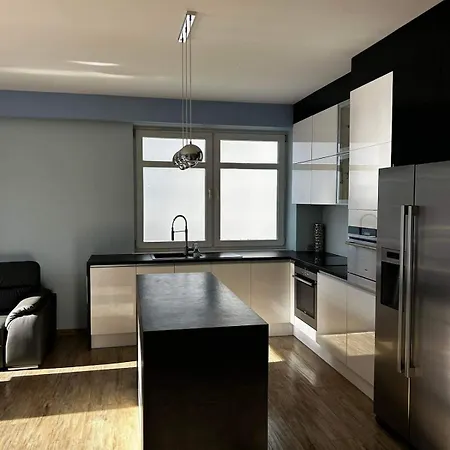 Słoneczny Penthouse z tarasem i jacuzzi 8 plus 2 osób Stadion Narodowy Francuska