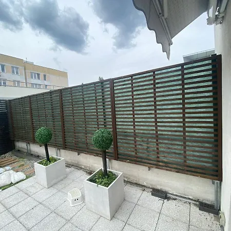 شقة Sloneczny Penthouse Z Tarasem I Jacuzzi 8 2 Osob Stadion Narodowy Francuska وارسو