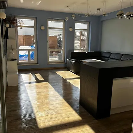 Sloneczny Penthouse Z Tarasem I Jacuzzi 8 Plus 2 Osob Stadion Narodowy Francuska شقة