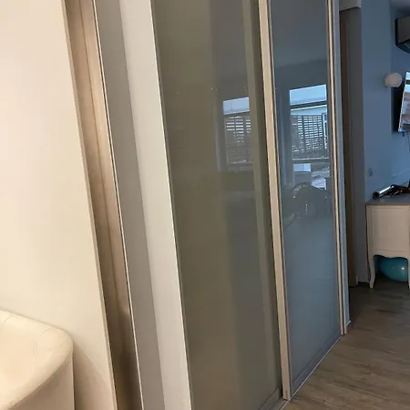 Słoneczny Penthouse z tarasem i jacuzzi 8 plus 2 osób Stadion Narodowy Francuska *