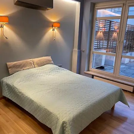 Sloneczny Penthouse Z Tarasem I Jacuzzi 8 2 Osob Stadion Narodowy Francuska شقة