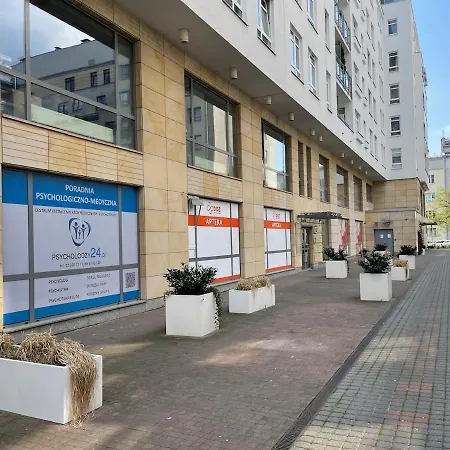 Słoneczny Penthouse z tarasem i jacuzzi 8 plus 2 osób Stadion Narodowy Francuska Apartamento