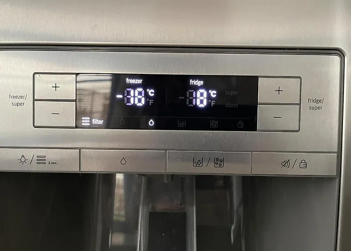 Sloneczny Penthouse Z Tarasem I Jacuzzi 8 2 Osob Stadion Narodowy Francuska 바르샤바