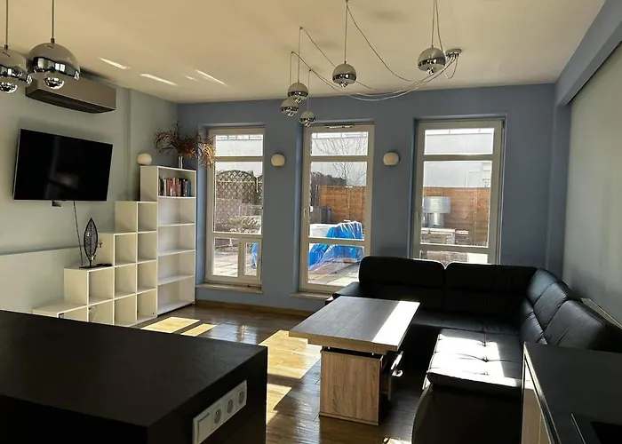 Sloneczny Penthouse Z Tarasem I Jacuzzi 8 2 Osob Stadion Narodowy Francuska Апартаменты Варшава