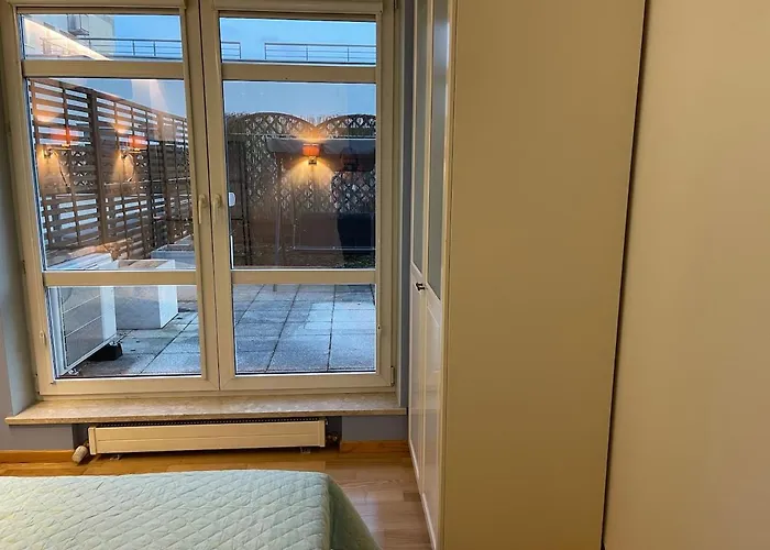 Sloneczny Penthouse Z Tarasem I Jacuzzi 8 2 Osob Stadion Narodowy Francuska * 바르샤바