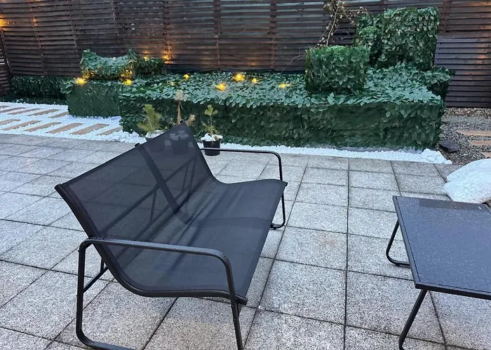 Sloneczny Penthouse Z Tarasem I Jacuzzi 8 2 Osob Stadion Narodowy Francuska