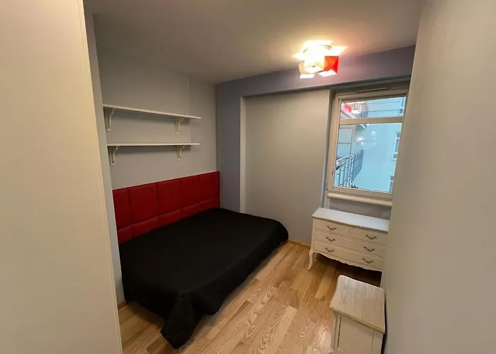 Sloneczny Penthouse Z Tarasem I Jacuzzi 8 2 Osob Stadion Narodowy Francuska 바르샤바