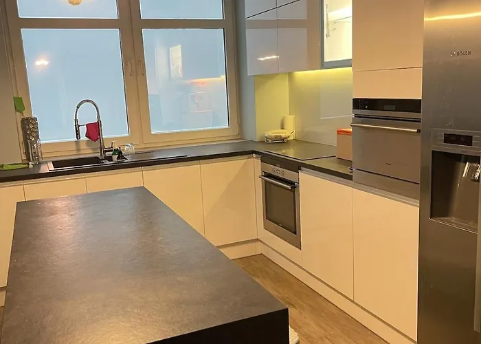 Sloneczny Penthouse Z Tarasem I Jacuzzi 8 2 Osob Stadion Narodowy Francuska