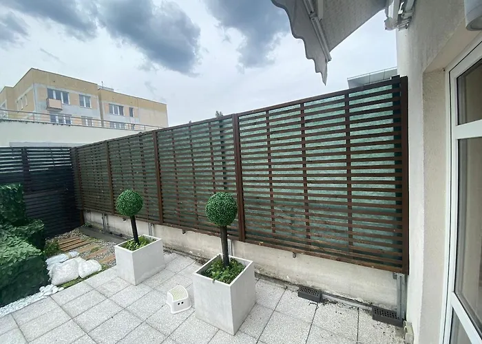 아파트 Sloneczny Penthouse Z Tarasem I Jacuzzi 8 2 Osob Stadion Narodowy Francuska 바르샤바