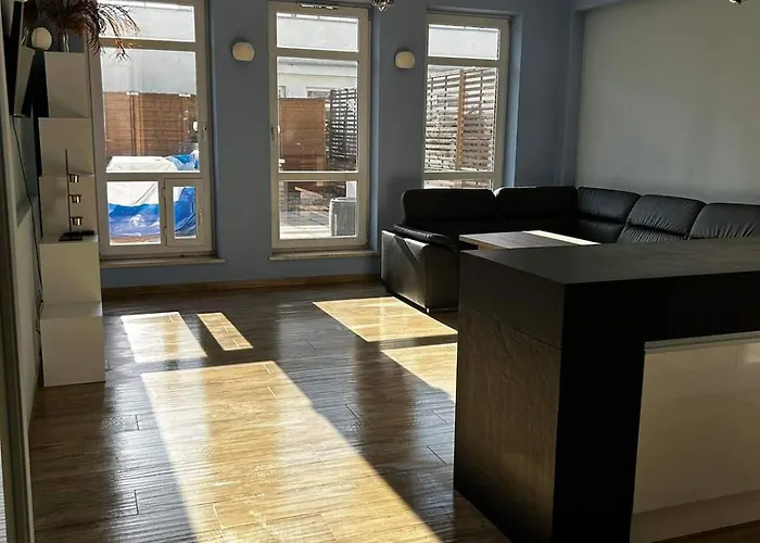 Sloneczny Penthouse Z Tarasem I Jacuzzi 8 2 Osob Stadion Narodowy Francuska 아파트