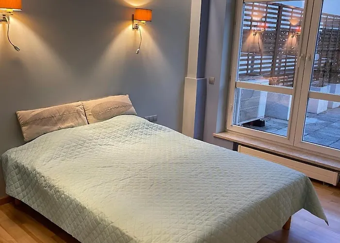 Sloneczny Penthouse Z Tarasem I Jacuzzi 8 2 Osob Stadion Narodowy Francuska Апартаменты