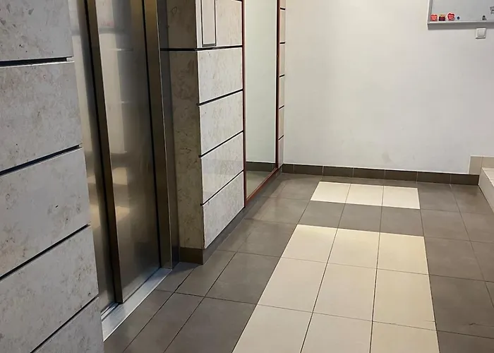 Sloneczny Penthouse Z Tarasem I Jacuzzi 8 2 Osob Stadion Narodowy Francuska Апартаменты Варшава