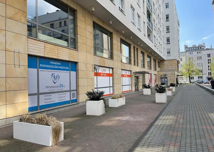 Sloneczny Penthouse Z Tarasem I Jacuzzi 8 2 Osob Stadion Narodowy Francuska 아파트