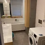 Sloneczny Penthouse Z Tarasem I Jacuzzi 8 2 Osob Stadion Narodowy Francuska Daire
